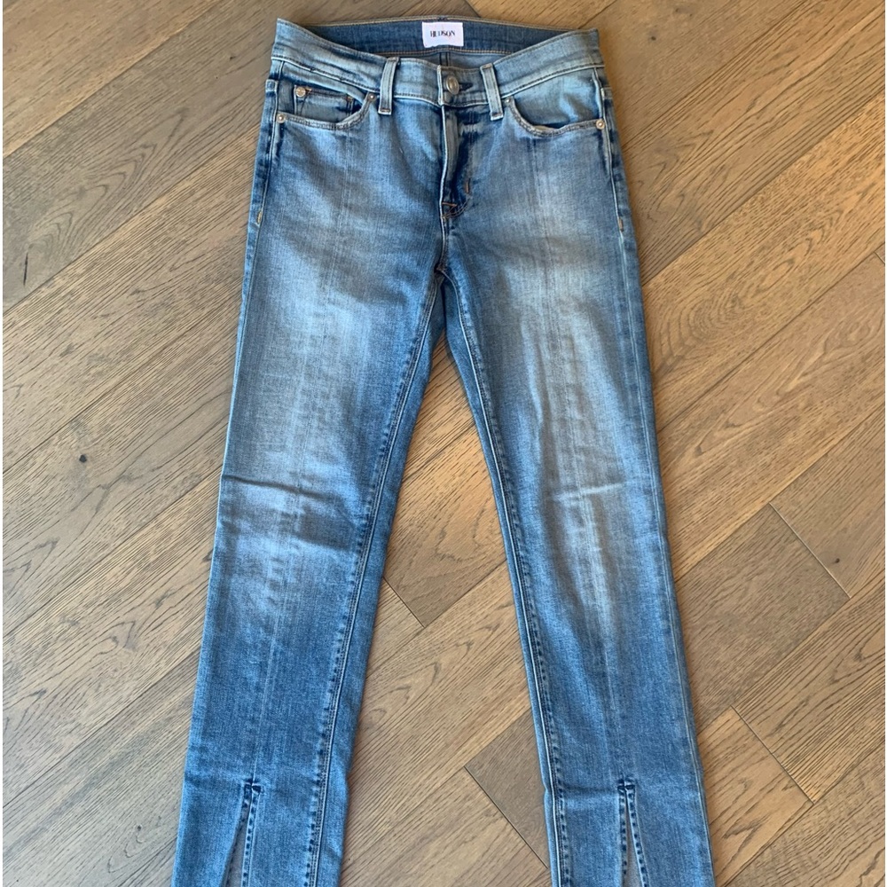 Hudson Jeans.   Size 25.   Mid rise.  Stretch ankle length.
